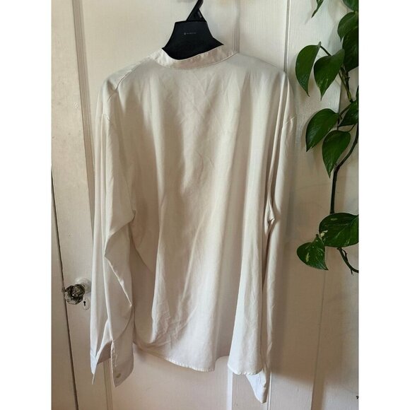 White Button-Up Shirt with Collar Detail - Picture 6 of 8